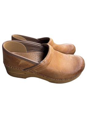Dansko Womens Tan Leather Slip-On Clogs Size EU 39 / US 8.5 Comfort Shoes
